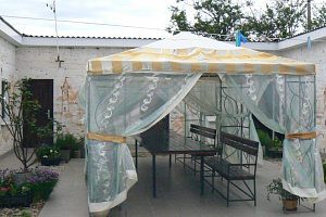 Гостевые дома Севастополя с бассейном, "У Моря" с бассейном - фото