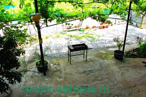 Отдых в Абхазии с подогреваемым бассейном, "У Самвела и Марины" с подогреваемым бассейном - раннее бронирование