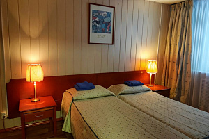 Гостиницы Тюмени с сауной, "Сосновая" гостиничный комплекс с сауной