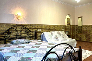Отели Кисловодска в центре, 2х-комнатная Гагарина 12 в центре