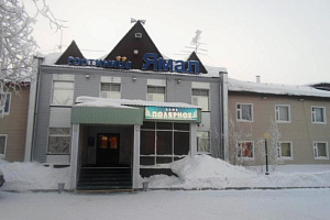 Гостиницы Салехарда у речного вокзала, "Ямал" у речного вокзала - фото