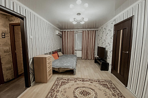 Гостиницы Астрахани у моря, 2х-комнатная Вячеслава Мейера 6 у моря