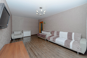 Дома Екатеринбурга с баней, "В центре города" 2х-комнатная с баней
