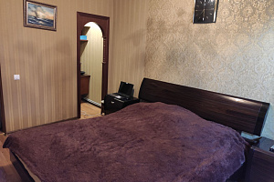 Квартиры Севастополя с размещением с животными, 2х-комнатная Адмирала Юмашева 16 с размещением с животными - фото