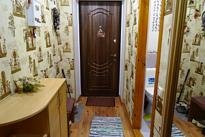 Дома Орджоникидзе на месяц, 3х-комнатная Ленина 11 на месяц