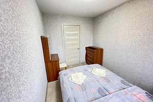 Гостиницы Калуги для отдыха с детьми, "На Болотникова 8" 2х-комнатная для отдыха с детьми - цены