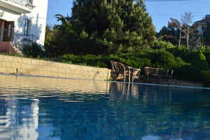 Гостевые дома Учкуевки с бассейном, "Villa Crystal" с бассейном - раннее бронирование
