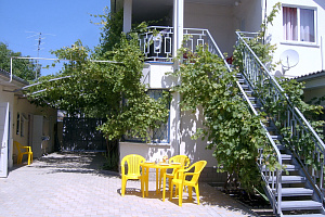 Гостевые дома Анапы с парковкой, "Арина" с парковкой - фото