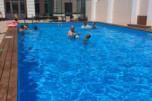 Отдых в Заозерном с бассейном, "Вилла Марита" с бассейном - раннее бронирование