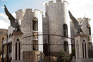 Виллы в Мостовском районе, "Замок Климовский" вилла - фото