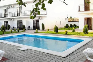 Дома Краснодарского края с бассейном, "Villa Bianca" (Вилла Бьянка) коттеджный комплекс с бассейном