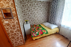 Гостиницы Красноярска с джакузи, 1-комнатная Парашютная 21 с джакузи