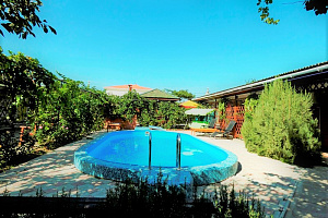 Гостевые дома Заозерного с бассейном, "Ламбада" с бассейном - фото