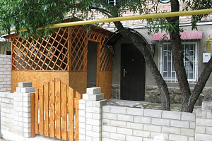 Дома Нового Света с бассейном, 1-комнатная Голицына 30 кв 74 с бассейном - фото