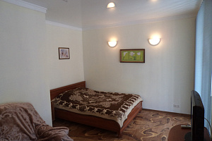 Квартиры Крым в центре, 1-комнатная Большая Морская 48 в центре - цены