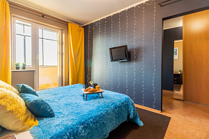 Гостиницы Челябинска с собственным пляжем, 1-комнатная Коммуны 80 с собственным пляжем - забронировать номер
