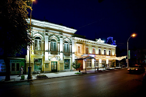 Гостиницы Таганрога у парка, "Центральная (Бристоль)" у парка - фото