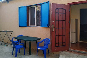 Дома Крыма с баней, 2х-комнатный Каштановая 25 с баней - фото