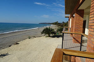 Отели Нового Афона с собственным пляжем, "У моря A`Bazbo" с собственным пляжем - забронировать номер