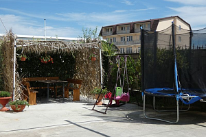 Гостиницы Цандрипша с бассейном, "У Марины" с бассейном - цены
