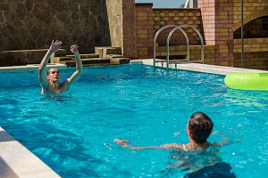 Отели Витязево с подогреваемым бассейном, "ОСТРОВОК на Мира 78" с подогреваемым бассейном - раннее бронирование