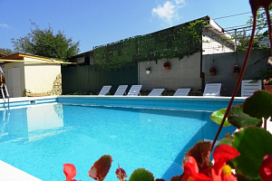 Гостевые дома Геленджика с подогреваемым бассейном, "Тихий уголок" с подогреваемым бассейном - фото
