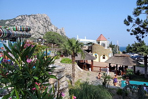 Отдых в Крыму на первой береговой линии, "Аквапарк Симеиз" гостевой комплекс на первой береговой линии