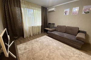 Отдых в Кубани, 2х-комнатная 1-й микрорайон 5 - цены