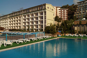 Отдых в ЮБК с бассейном, частные в гостиничном комплексе "Да Васко" с бассейном
