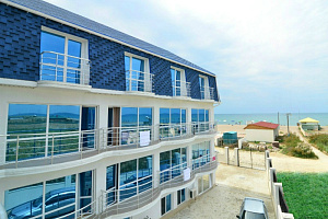 Гостевые дома Прибрежное с бассейном, "Бриз" с бассейном - фото