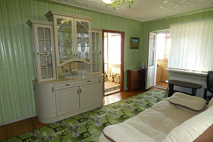 Отели Коктебеля с собственным пляжем, 3х-комнатная Ленина 130 с собственным пляжем - раннее бронирование