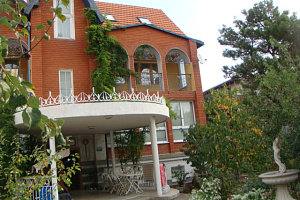 Гостевые дома Геленджика с балконом, "Белая Невесточка" с балконом - забронировать номер