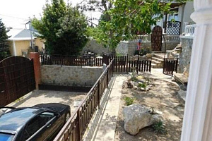 Гостевые дома Алупки с бассейном, "Ундина" с бассейном - цены