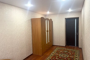 Квартиры Каменск-Шахтинского 2-комнатные, "Уютная в центре города" 2х-комнатная 2х-комнатная - цены