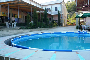 Частный сектор Судака с бассейном, "Гостиный дворик" с бассейном - фото