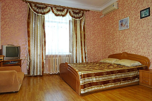 Квартиры Евпатории с видом на море, 1-комнатная Бартенева 12 с видом на море - снять
