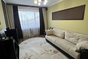 Отели Петропавловска-Камчатского с бассейном, 2х-комнатная Батарейная 2 с бассейном - раннее бронирование