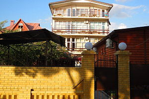 Гостевые дома Адлера с балконом, "Эр Эм" с балконом