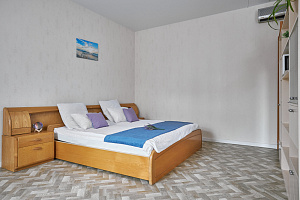 Квартиры Крым с видом на море, 1-комнатная Большая Морская 41 с видом на море - фото