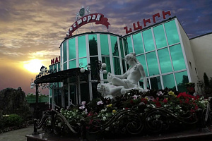 Отдых в Пятигорске с бассейном, "Наири" с бассейном - фото