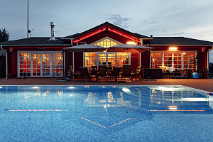 Гостиницы Оренбурга с бассейном, "Zaimka" бутик-отель с бассейном - фото