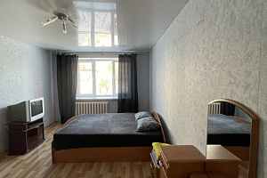Дома Уфы на месяц, 1-комнатная Джалиля Киекбаева 4 на месяц - цены