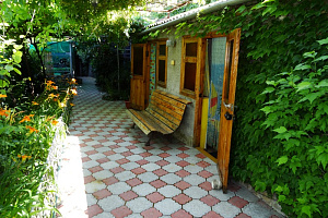 Гостевые дома Крыма с питанием, "Подворье зеленой прохлады" с питанием