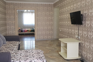 Отдых в Абхазии без детей, 2х-комнатная Лакоба 114 без детей - забронировать