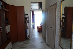 Дома Веселовки под-ключ с бассейном, 1-комнатная Морская 49/а с бассейном - фото