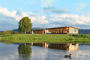 Отели Алтайского края у озера, "Золото Алтая" гостиничный комплекс у озера - фото