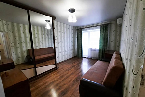 Квартиры Крым в центре, 3х-комнатная Нахимова 3 в центре - фото