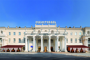 Дома Севастополя с баней, "Севастополь" с баней