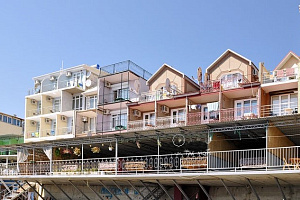 Гостевые дома Алушты у моря, "Vita" (эллинг) у моря - фото