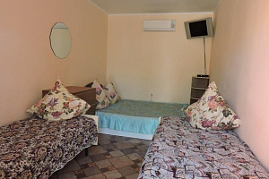Гостиницы Приморско-Ахтарска с бассейном, "Краснофлотская 12" мини-отель с бассейном - фото